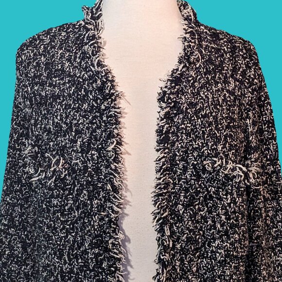 Ann Taylor Black & White Textured Heavy Knit Cardigan Size L Preowned - Picture 5 of 7